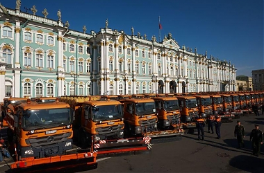 Спецтехника вышла на смотр в Санкт-Петербурге